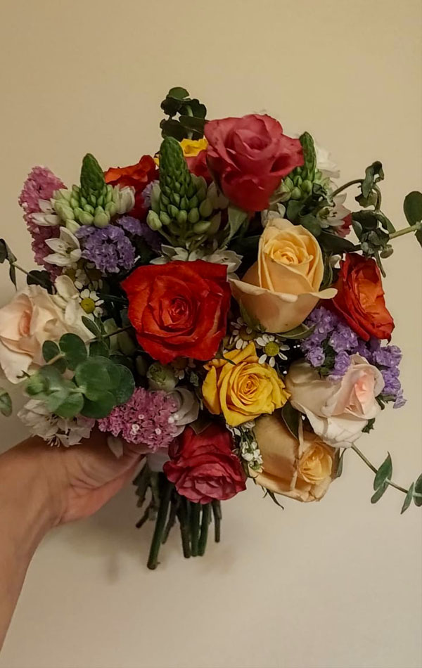 Bouquet de Noiva – Rosas Amarelas, Vermelhas e Cor de Rosa